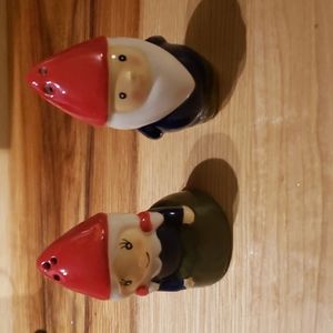 Dutch salt and pepper shakers